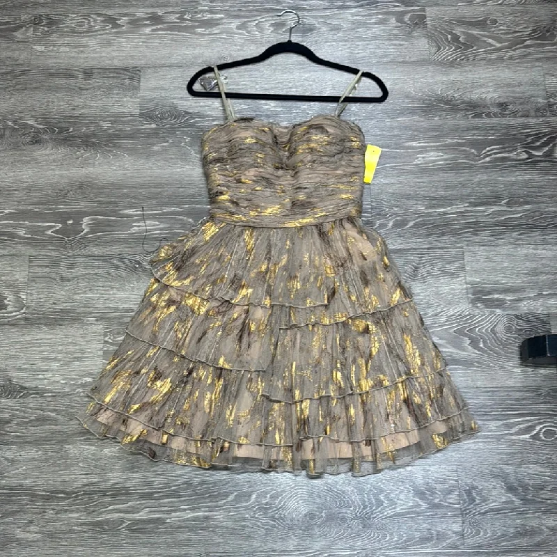 Bold pattern unclassified dressesAiden Mattox Metallic Ruffle Dress - size 4 Bold pattern unclassified dresses