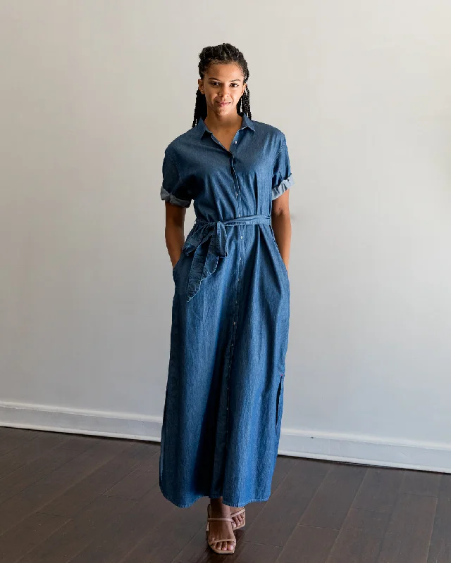 Smocked unclassified dressesXirena Linnet Dress in Blue Rinse Smocked unclassified dresses